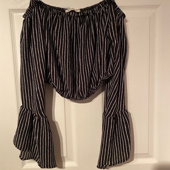 Stripped Long Sleeve Crop Top - Picture 5 of 6